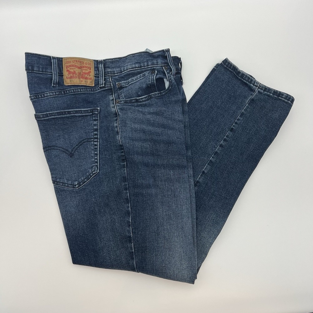 LEVIS 541 mens jeans 38x30 zipper fly
